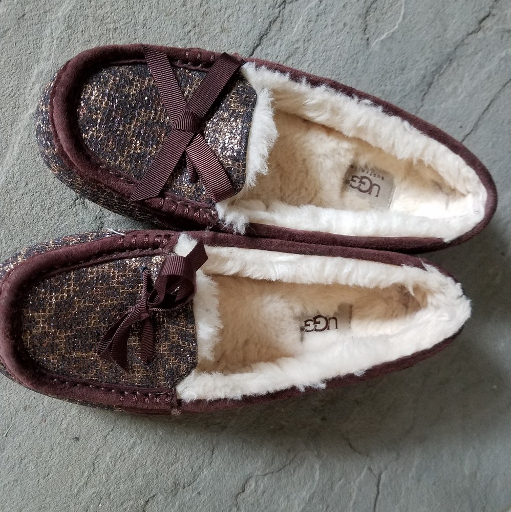 Girls Ugg slippers